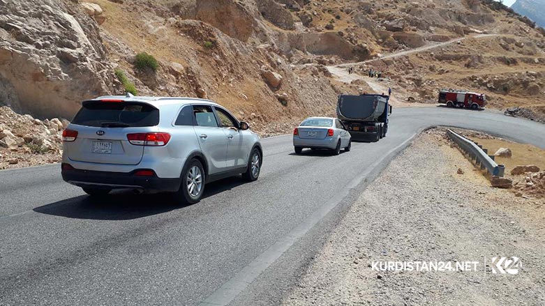 A mini bus carrying two Iraqi tourist families drove off a mountainous road in the Kurdistan Region, killing and injured tens of people  Aug. 30, 2019. (Photo: Kurdistan 24/Karwan Yara)